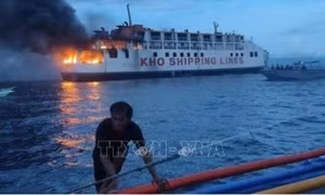 Cháy phà chở 120 người ở Philippines