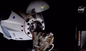Tàu SpaceX đưa 4 phi hành gia trên ISS trở về Trái Đất