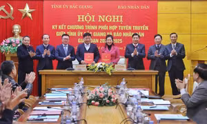 Phối hợp tuyên truyền giữa Tỉnh ủy Bắc Giang và Báo Nhân dân