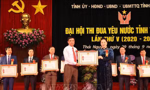 Chủ tịch Quốc hội dự Đại hội thi đua yêu nước tỉnh Thái Nguyên