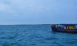 Khẩn trương hỗ trợ tìm kiếm lao động mất tích trên biển
