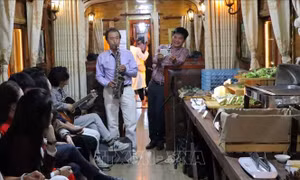 Hào hứng trải nghiệm xe lửa đêm Đà Lạt