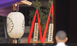 Thủ tướng Nhật Bản gửi đồ lễ đến đền Yasukuni