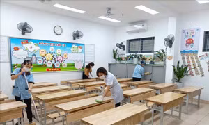 Tổng vệ sinh, khử khuẩn toàn bộ trường học ở quận Ba Đình sau vụ học sinh nhiễm khuẩn đường ruột