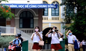 Các trường đại học chia sẻ khó khăn cùng sinh viên trong mùa dịch