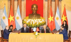 Việt Nam - Argentina ký kết nhiều văn kiện hợp tác