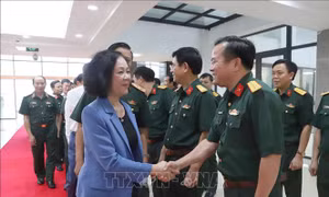 Thường trực Ban Bí thư thăm, làm việc tại Bộ Tư lệnh Quân khu 4