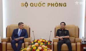 Đại tướng Phan Văn Giang tiếp Quyền Bộ trưởng Bộ Hải quân Hoa Kỳ