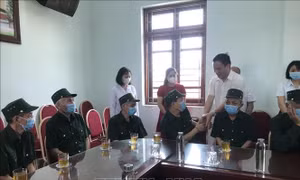 Quan tâm chăm sóc người có công, gia đình chính sách