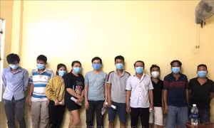 Triệt phá tụ điểm đánh bạc, tạm giữ 9 đối tượng