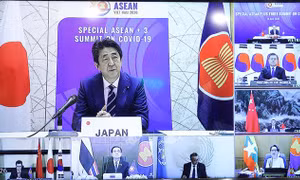 Thủ tướng Nhật Bản: Hợp tác giữa ASEAN và các quốc gia Đông Á là 'chìa khóa' chống dịch COVID-19