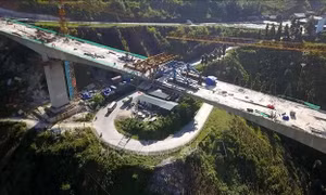 Hợp long cầu Móng Sến trên đường nối cao tốc Nội Bài - Lào Cai đến Sa Pa