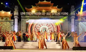 Chương trình nghệ thuật 'Linh thiêng nguồn cội - Đất Tổ Hùng Vương'