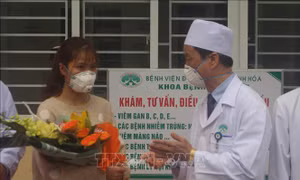 Những 'chiến binh' khoác áo blouse trắng 