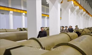 Ông Kim Jong Un chỉ đạo tăng năng lực sản xuất tên lửa đạn đạo và tên lửa hành trình