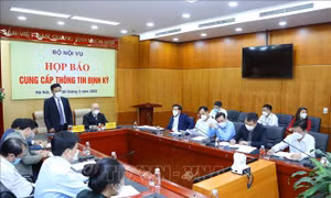 Vụ Trưởng khoa Đại học Luật Hà Nội bị tố cưỡng bức tình dục: Bộ Nội vụ sẽ sửa luật để đánh giá cán bộ, công chức sát hơn
