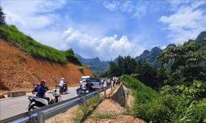Hà Giang: Ô tô lao xuống vực cháy trơ khung khiến 1 người tử vong
