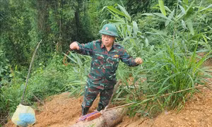 Hủy nổ an toàn quả bom nặng khoảng 250kg còn nguyên kíp nổ