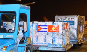Tặng bằng khen cho nhiều tập thể, cá nhân xuất sắc trong công tác phòng, chống dịch COVID-19