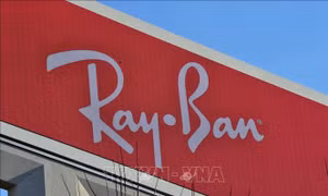 Facebook 'bắt tay' Ray-Ban phát triển kính thực tế ảo kết nối điện thoại thông minh