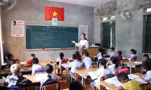 Xã hội hoá sách giáo khoa và những chiêu 'lách luật'