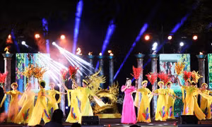Sâu lắng chương trình thơ nhạc 'Hương sắc mùa Xuân'