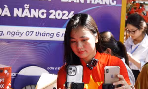 Sự thật không thể bóp méo