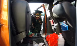 Đấu tranh với tội phạm ma túy ở vùng biên Lóng Sập
