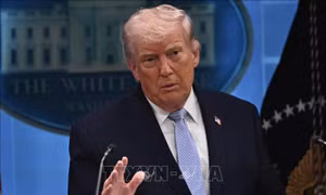 Tranh cãi pháp lý quanh thuế nhập khẩu 10% của Tổng thống Trump