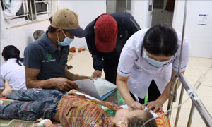 Khẩn trương xác định nguyên nhân vụ nghi ngộ độc thực phẩm tập thể tại Gia Lai