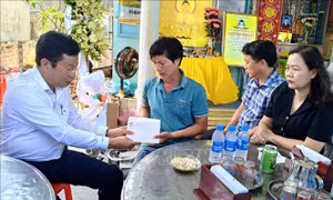 Hỗ trợ khẩn cấp các gia đình nạn nhân vụ xe ô tô lao xuống vực ở Lâm Đồng