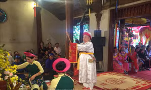 Giao lưu thực hành nghi lễ hầu đồng trong tín ngưỡng thờ Mẫu tam phủ của người Việt