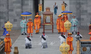 Huế: Tái hiện lễ Truyền lô tuyên dương 384 học sinh giỏi các cấp