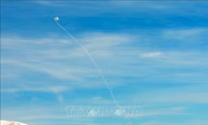 Hezbollah phóng hơn 100 quả rocket vào các vị trí quân sự của Israel