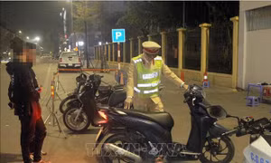 Nhiều người điều khiển xe máy vi phạm nồng độ cồn: Phải chăng chế tài chưa đủ răn đe?