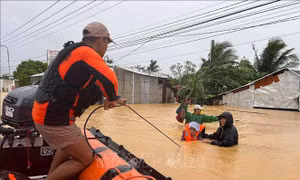 Lũ lụt hoành hành tại Philippines, Malaysia