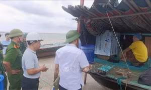Ảnh hưởng bão số 4: Vùng ven biển Quảng Ninh, Hưng Yên, Hải Phòng có gió mạnh, sóng cao