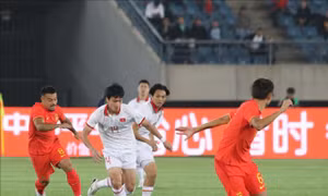 Tiến Linh nhận thẻ đỏ, đội tuyển Việt Nam thua 0-2 trước Trung Quốc