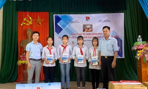Viết tiếp ước mơ tủ sách Đinh Hữu Dư trên quê lúa Thái Bình
