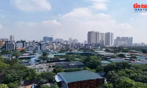 Ma trận nhà xưởng quây tôn trên đất nông nghiệp cạnh hiện trường vụ cháy