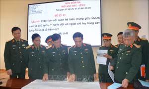 Bộ trưởng Bộ Quốc phòng Phan Văn Giang làm việc với Học viện Lục quân