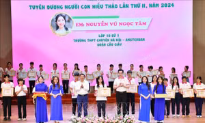Tuyên dương những tấm gương đẹp về lòng hiếu thảo