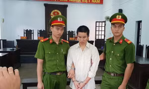 Chém vợ tử vong vì nghi ngờ ngoại tình