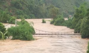 Lũ trên các sông từ Thừa Thiên -Huế đến Ninh Thuận đang lên, nguy cơ cao lũ quét, sạt lở đất