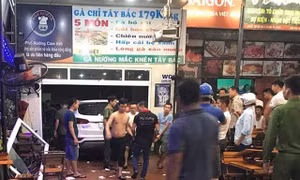 Chủ xe Santa Fe đạp nhầm chân ga lao vào quán nhậu đâm 6 người nhập viện
