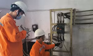 ‘Nóng’ tuần qua: Tăng giá bán lẻ điện; gia hạn điều tra vụ án Việt Á