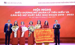 21 nghìn nữ cán bộ: Những bông hoa khoe sắc của Agribank