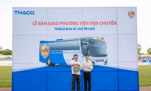 Thaco tặng Câu lạc bộ bóng đá Quảng Nam xe bus 47 chỗ