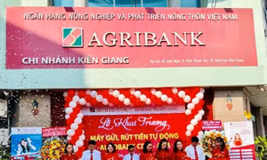 Agribank Chi nhánh tỉnh Kiên Giang khai trương 3 máy gửi, rút tiền tự động CDM