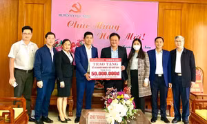 Agribank Chi nhánh Bắc Giang II tặng 100 suất quà tại Lục Ngạn